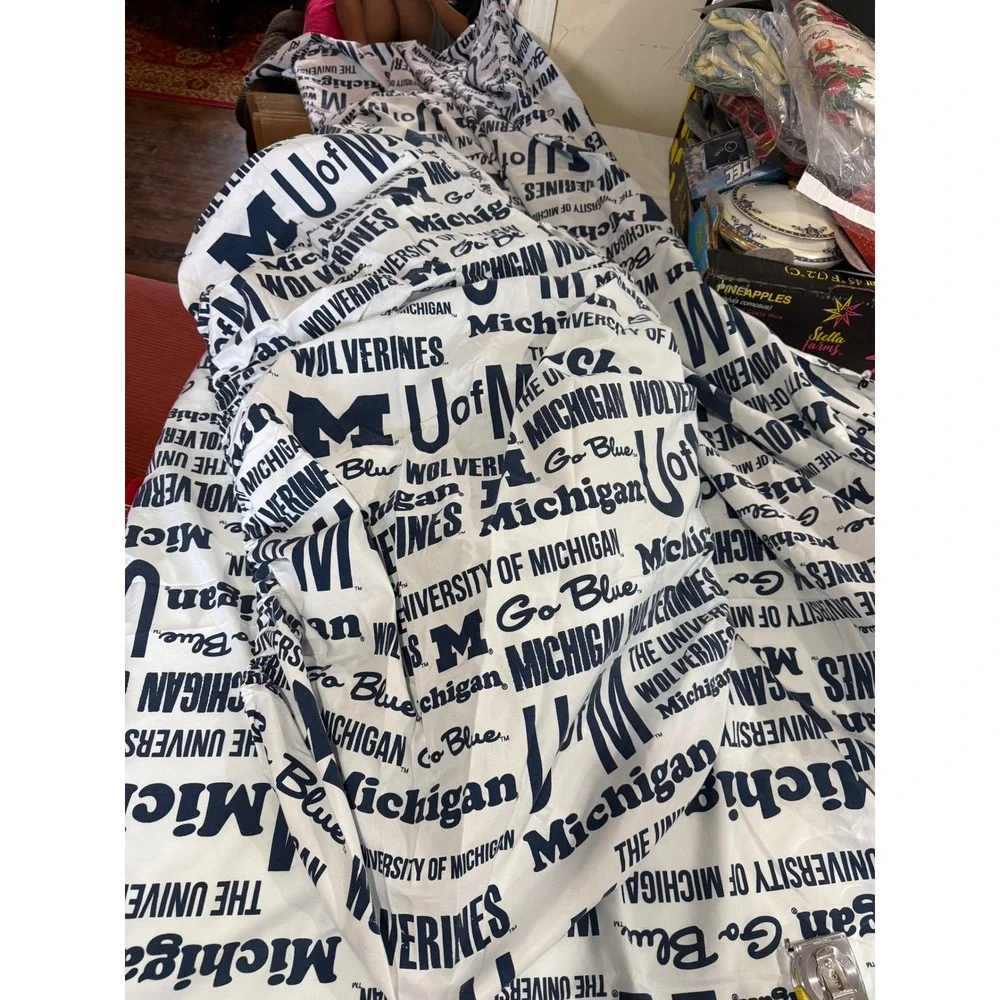 University of Michigan Wolverines GoBlue  BedSheet Flat & Fitted WhiteNavy 96x66